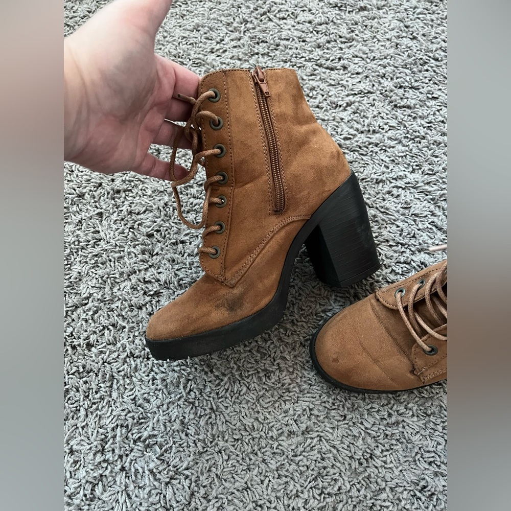Tan side zip suede chunky heeled boots - Picture 7 of 7